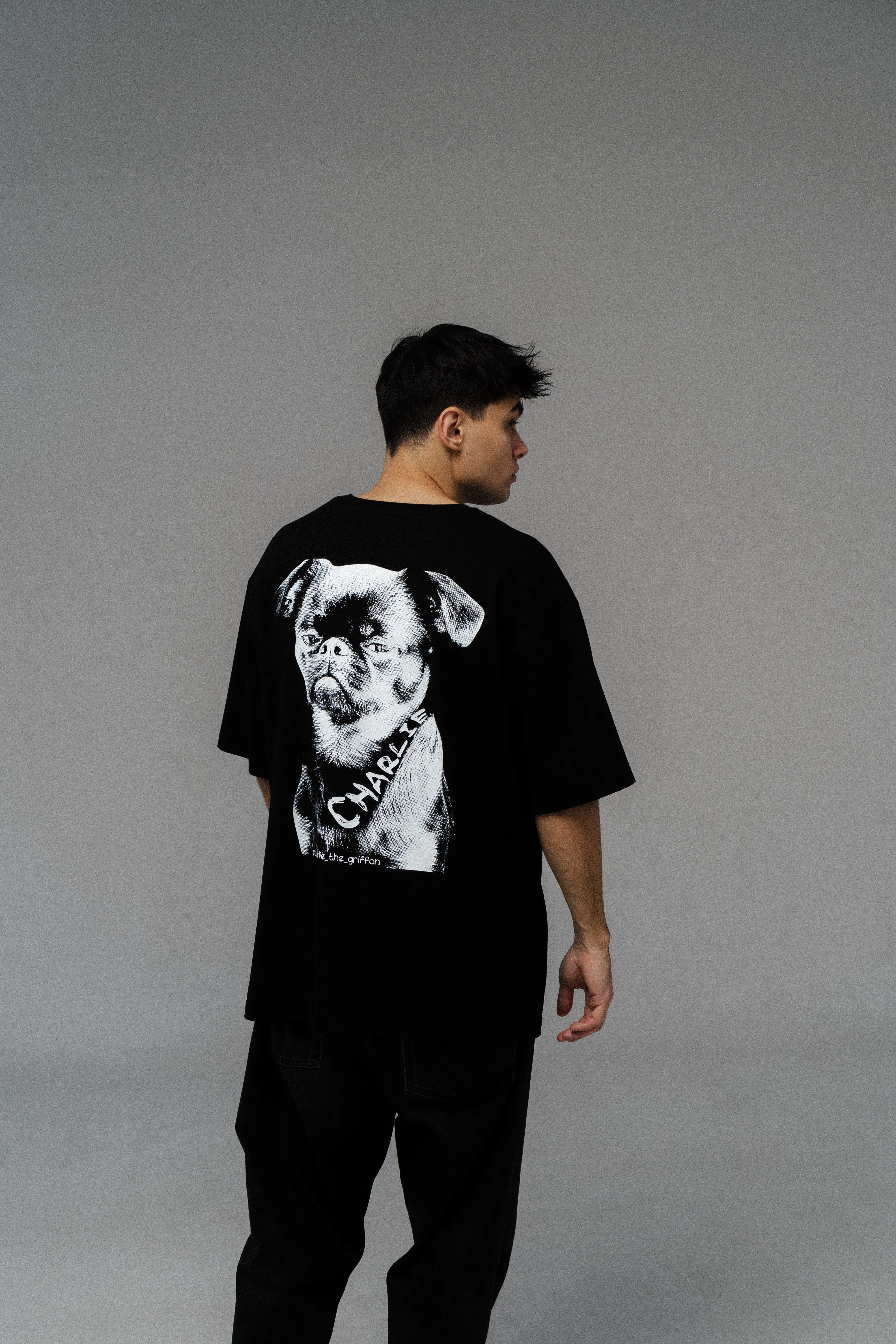 Black Oversized Unisex T-Shirt with "Charlie Griffon" Print – Premium Style from Zlitay