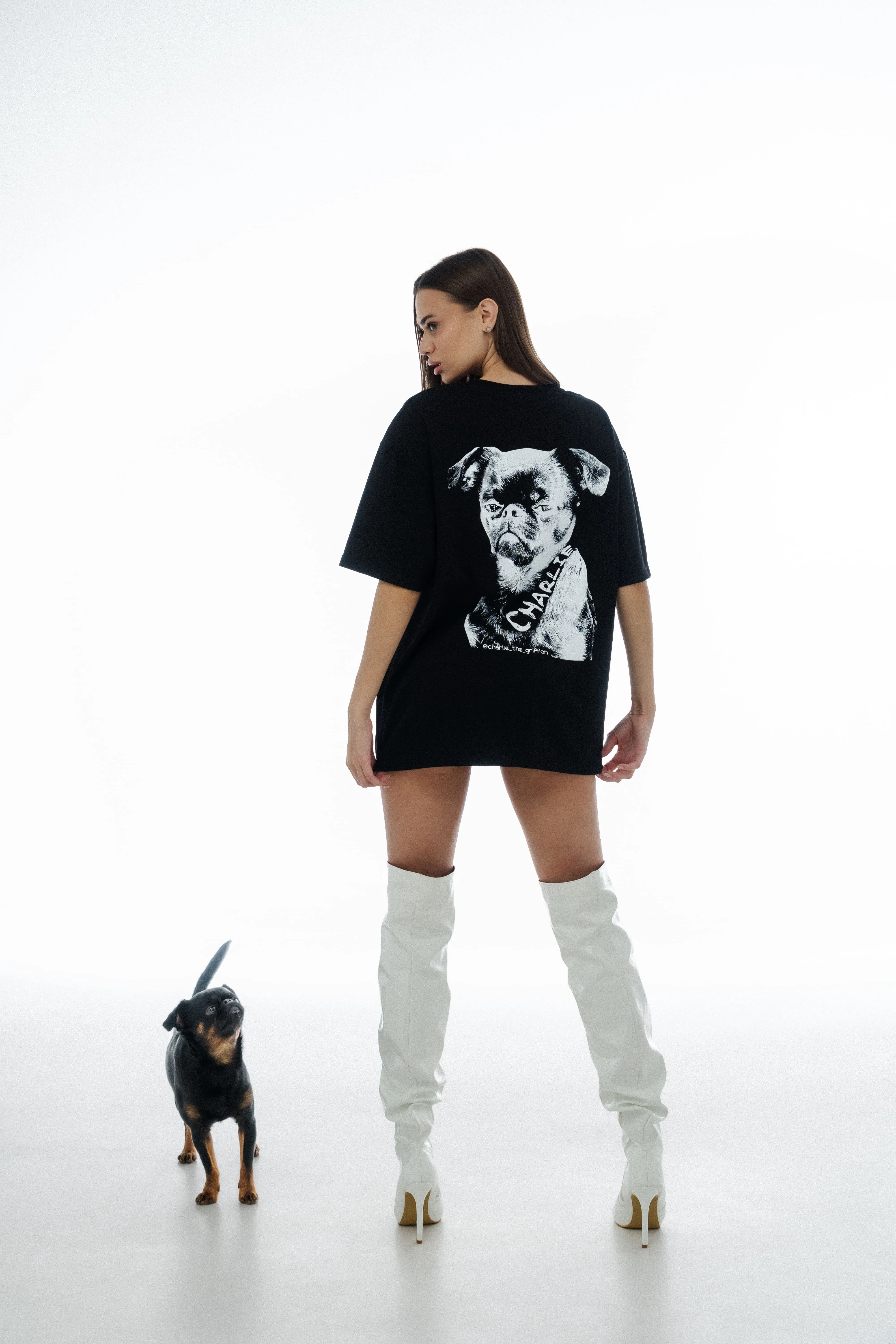 Black Oversized Unisex T-Shirt with "Charlie Griffon" Print – Premium Style from Zlitay