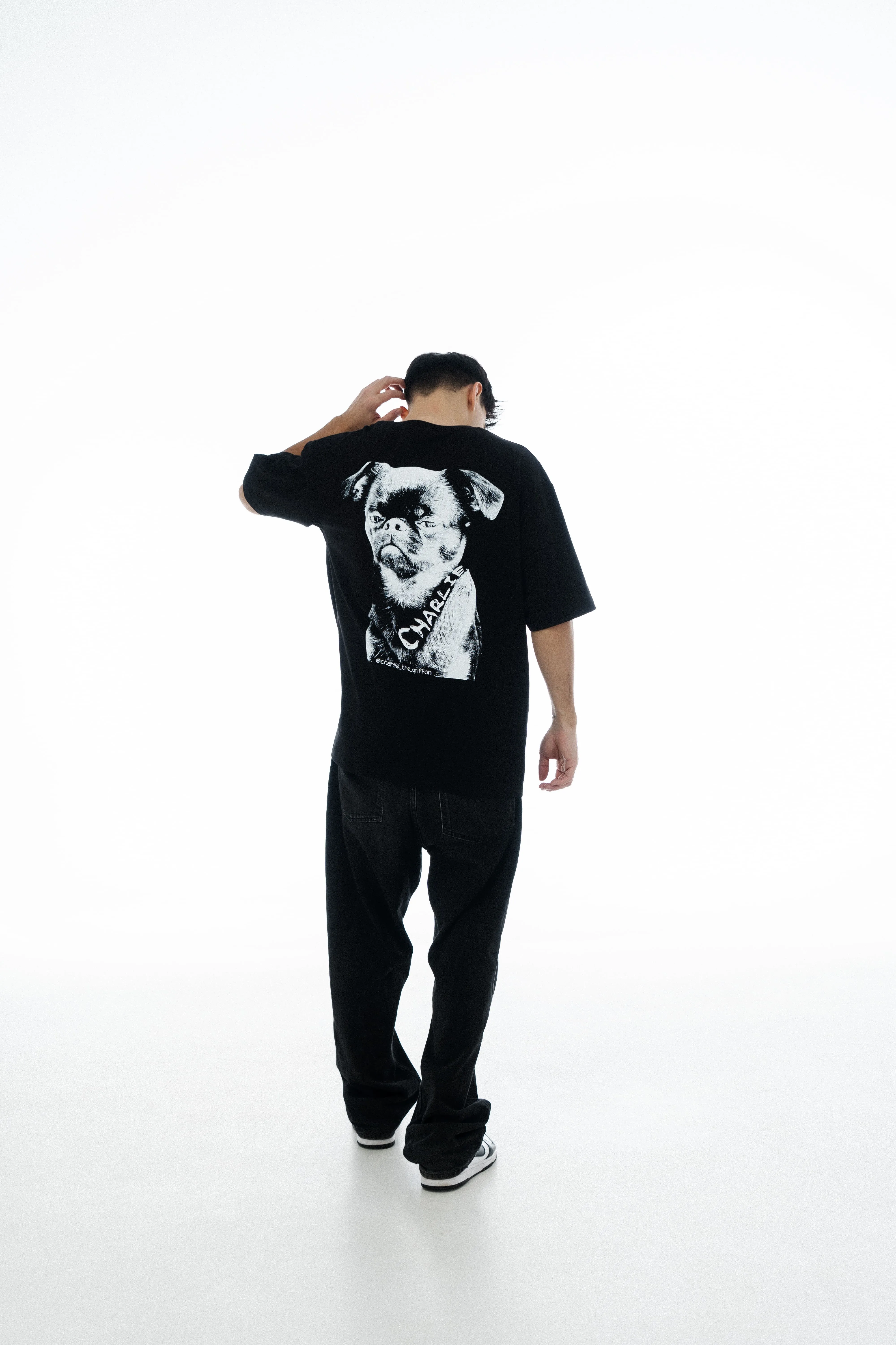 Black Oversized Unisex T-Shirt with "Charlie Griffon" Print – Premium Style from Zlitay