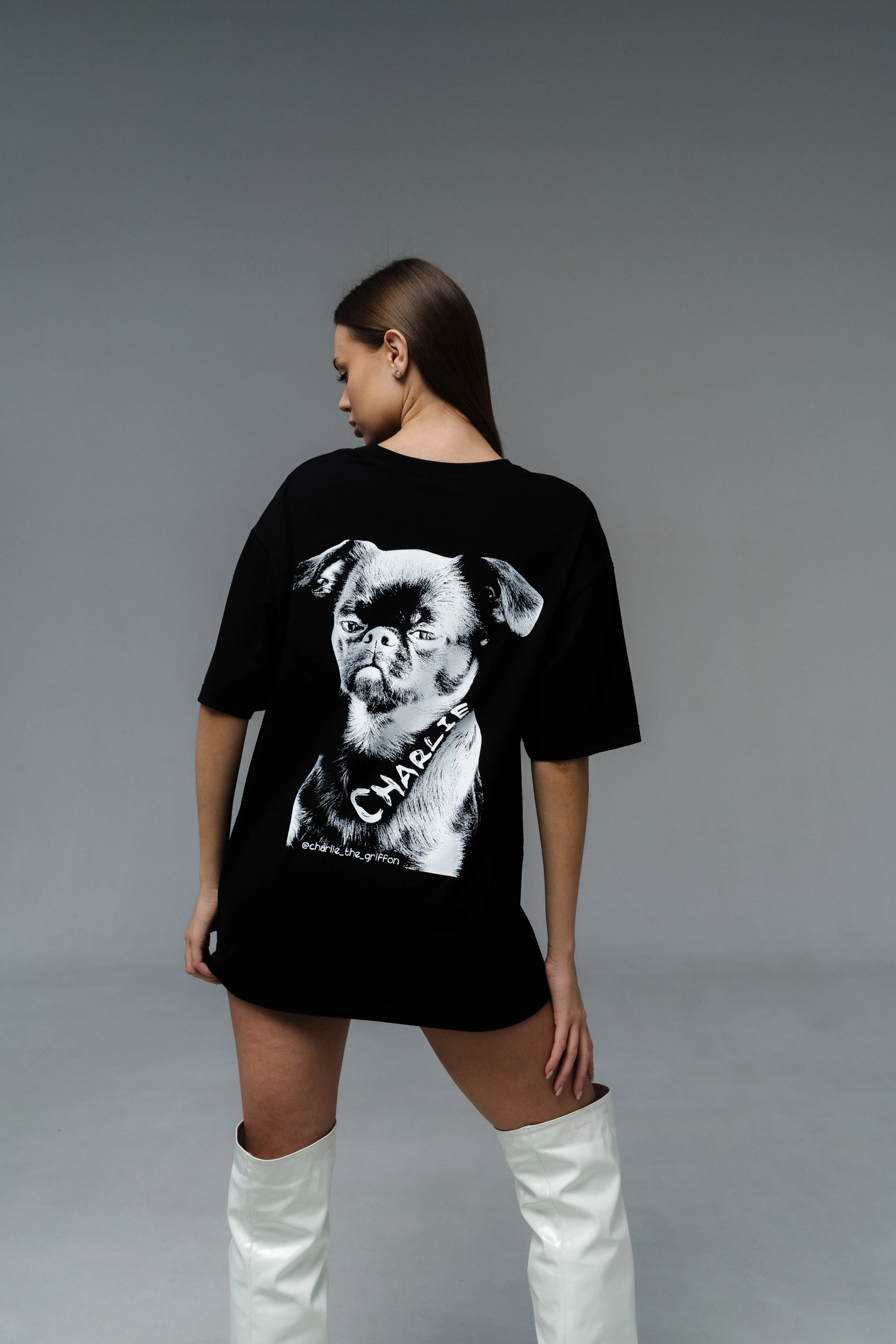 Black Oversized Unisex T-Shirt with "Charlie Griffon" Print – Premium Style from Zlitay