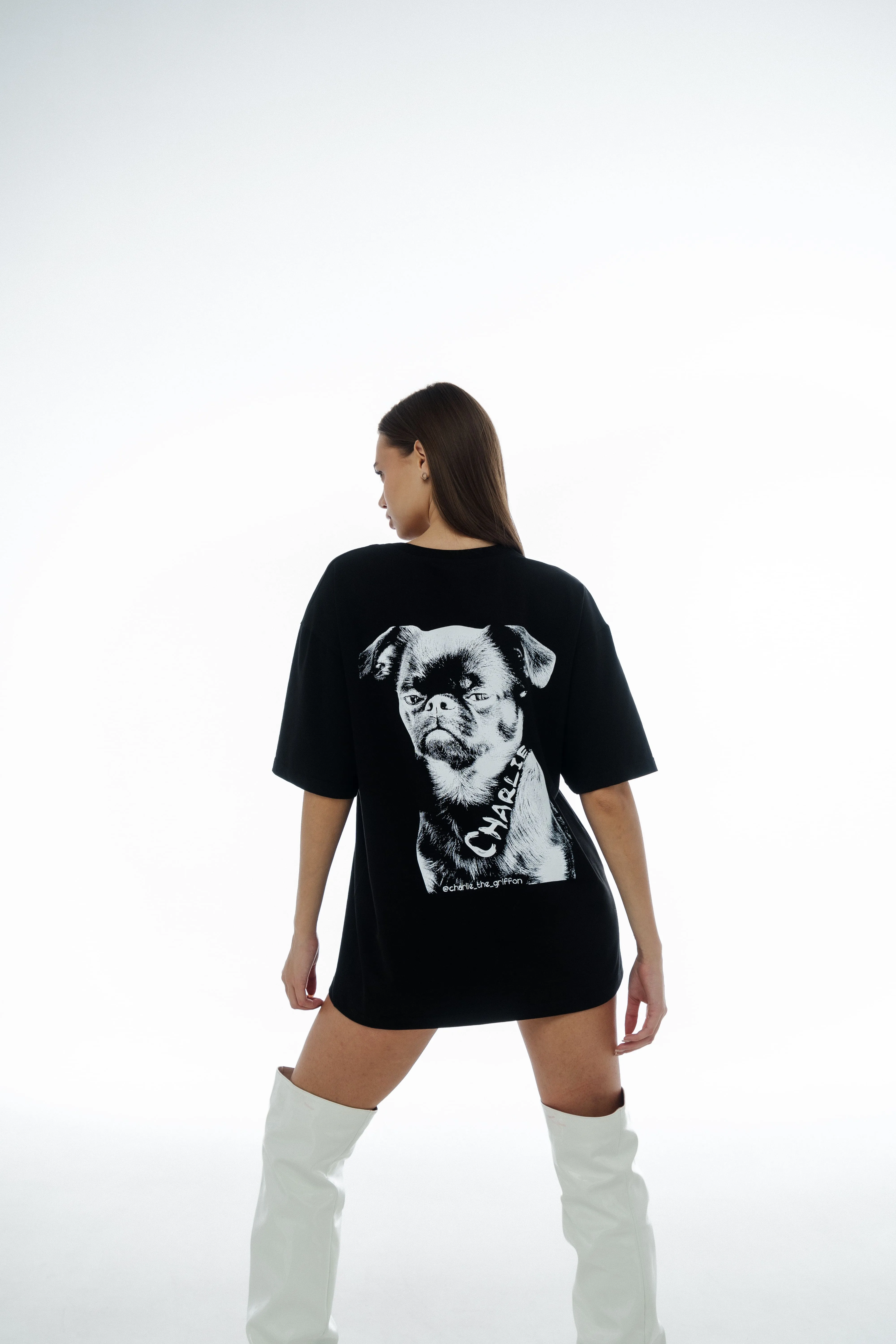 Black Oversized Unisex T-Shirt with "Charlie Griffon" Print – Premium Style from Zlitay