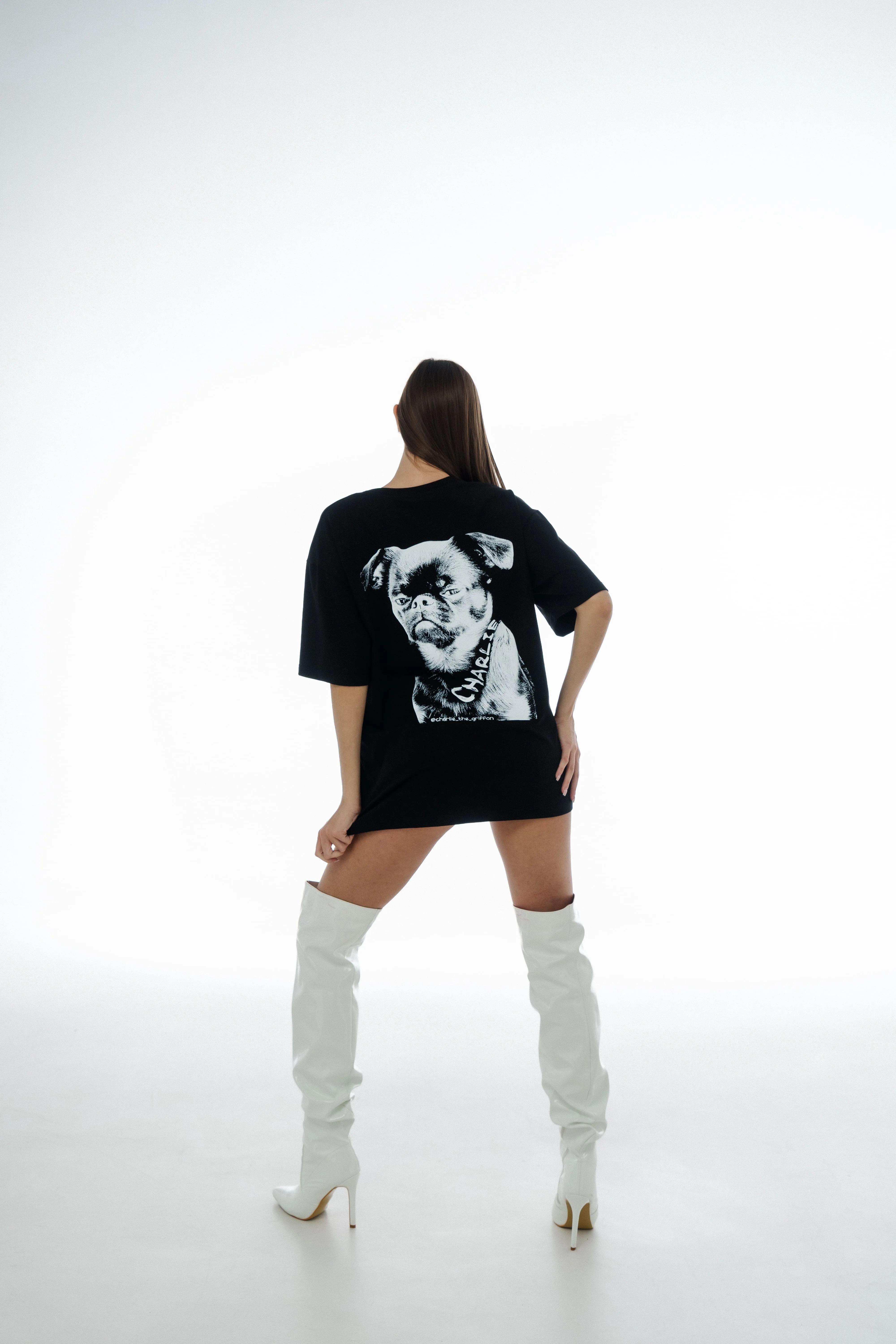 Black Oversized Unisex T-Shirt with "Charlie Griffon" Print – Premium Style from Zlitay