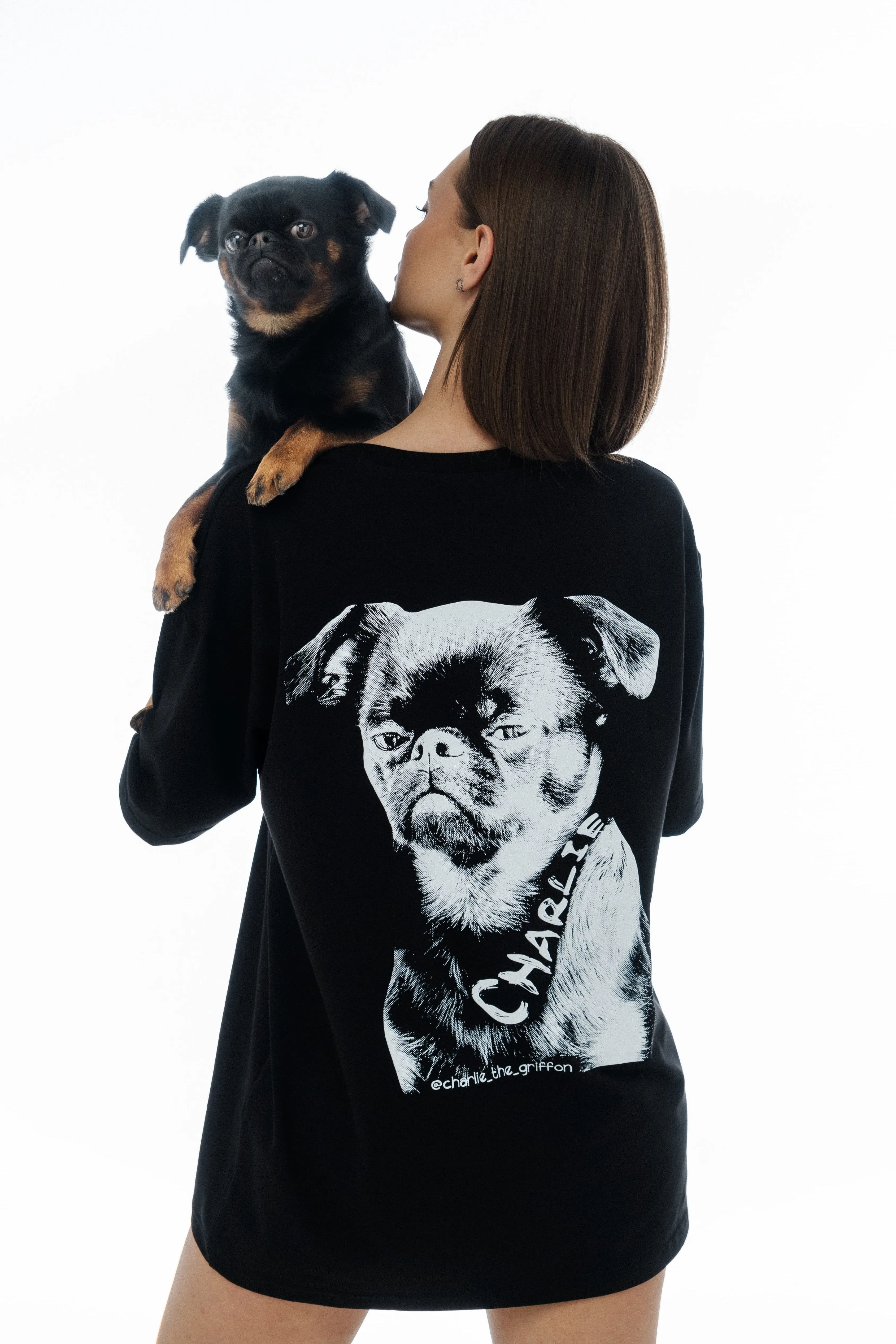 Black Oversized Unisex T-Shirt with "Charlie Griffon" Print – Premium Style from Zlitay