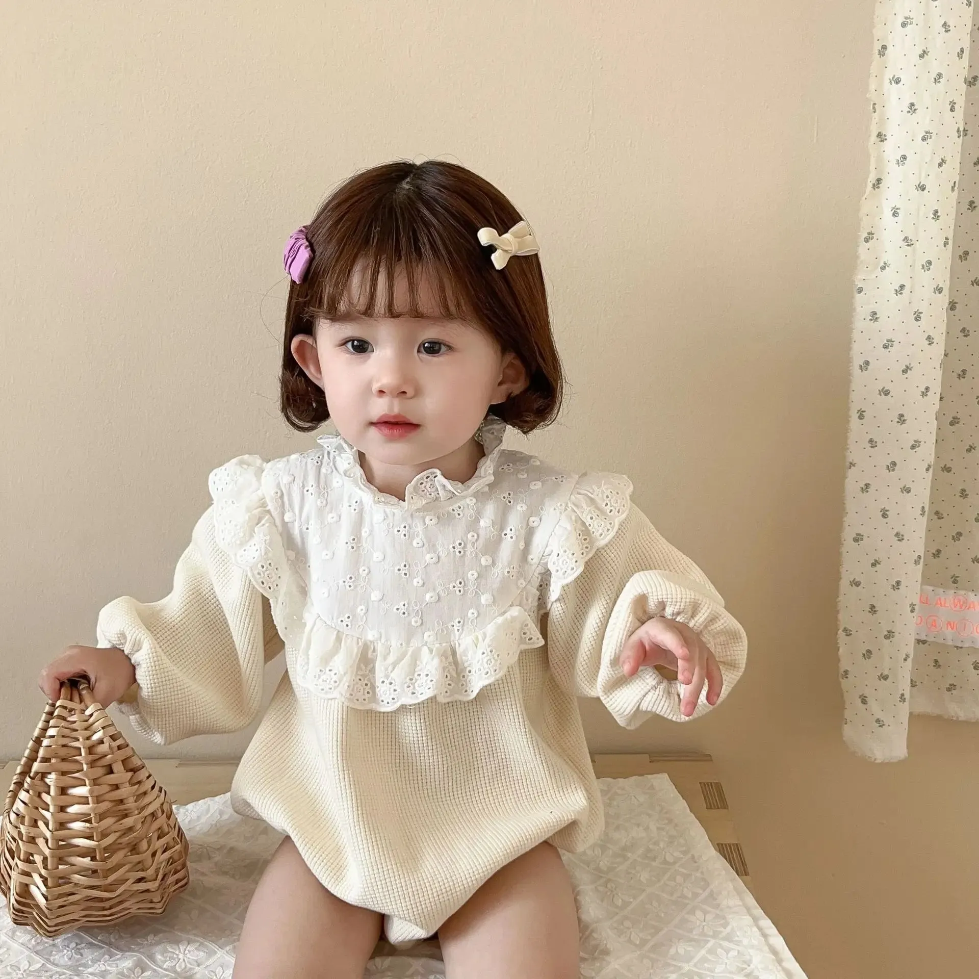 Lace Collar Baby Girls Bodysuit